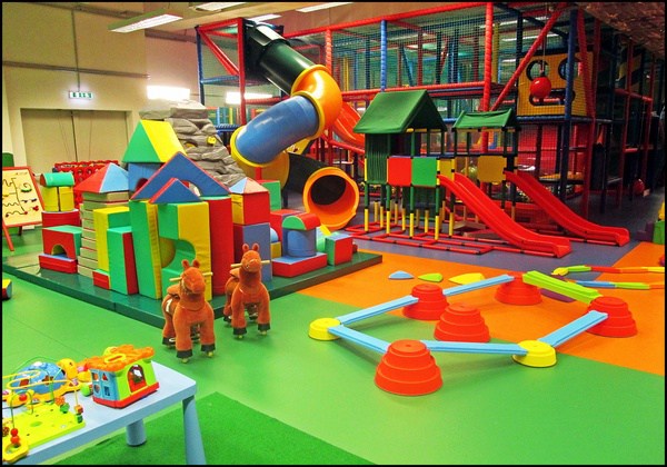 KÖLYÖKPARK Játszóház Szolnok